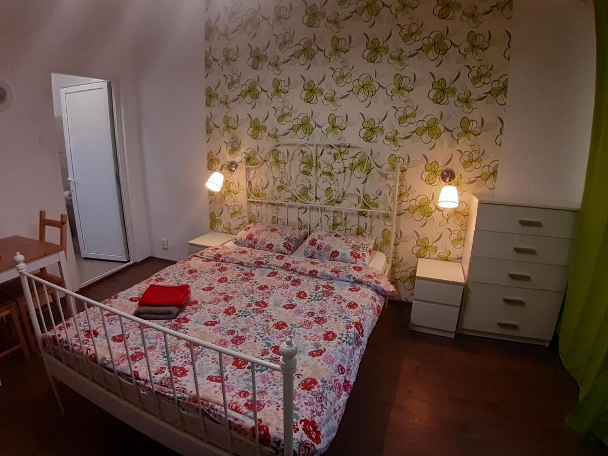 Romantic Calm Apartments Piata Universitate Bucareste Exterior foto